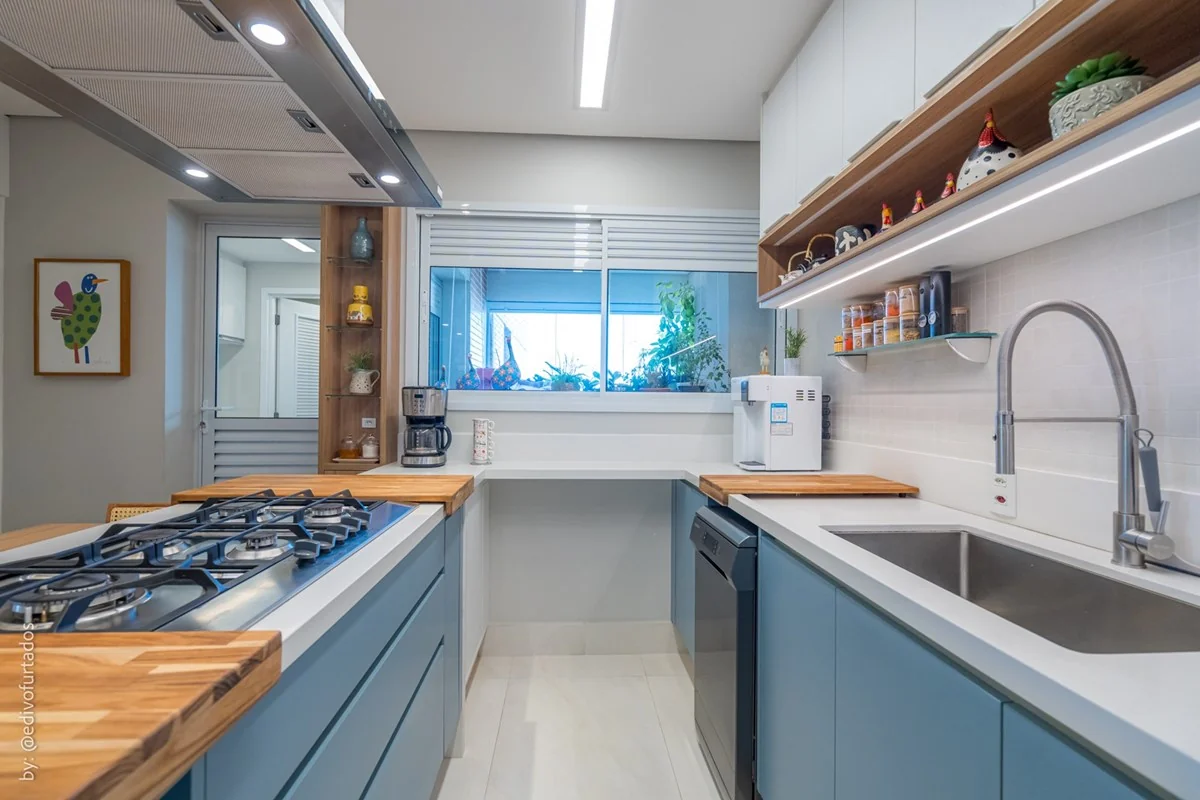 Cozinha planejada, com cuba dupla e lava-louças · Apartamento de 3 suítes com vista livre em Jundiaí