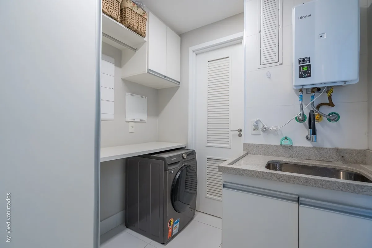 Área de serviço com lava e seca e aquecedor a gás · Apartamento de 3 suítes com vista livre em Jundiaí
