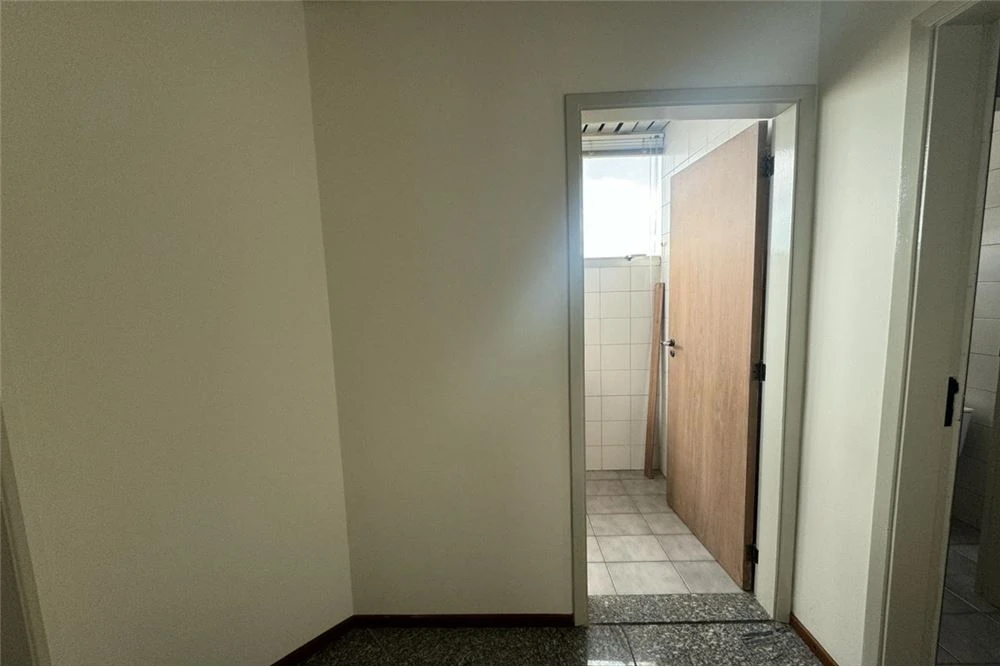Corredor de acesso · Sala comercial no centro em Campinas