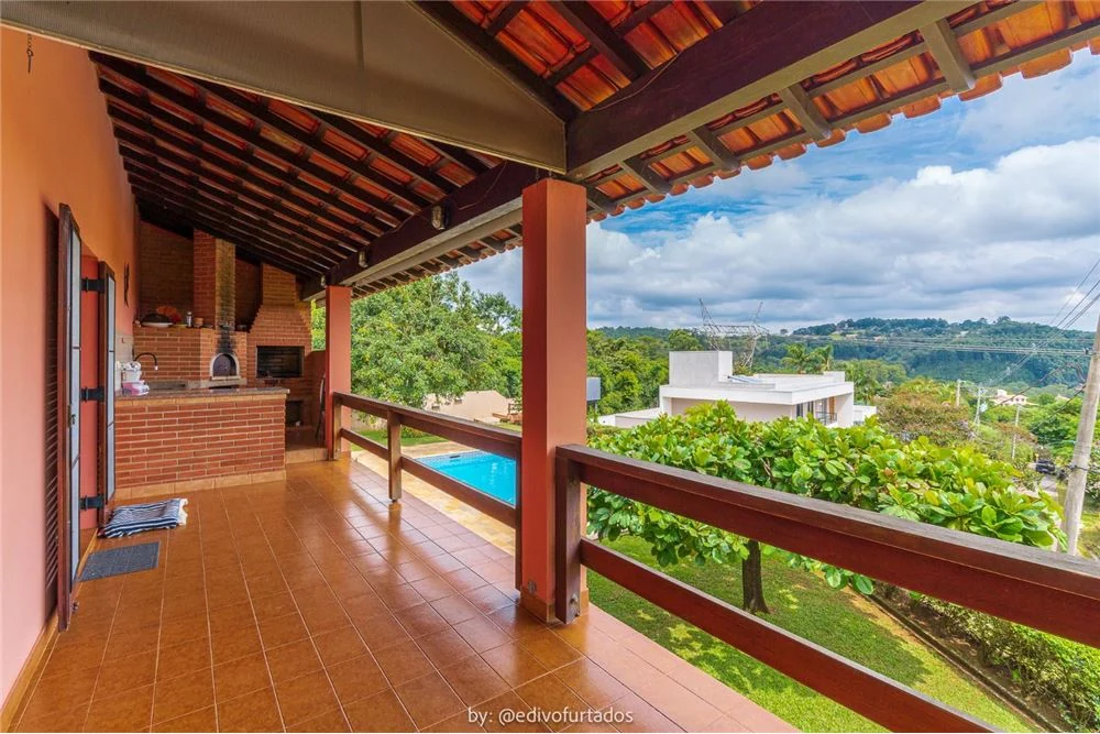 Varanda com vista para o vale · Casa térrea mobiliada com vista em Vinhedo