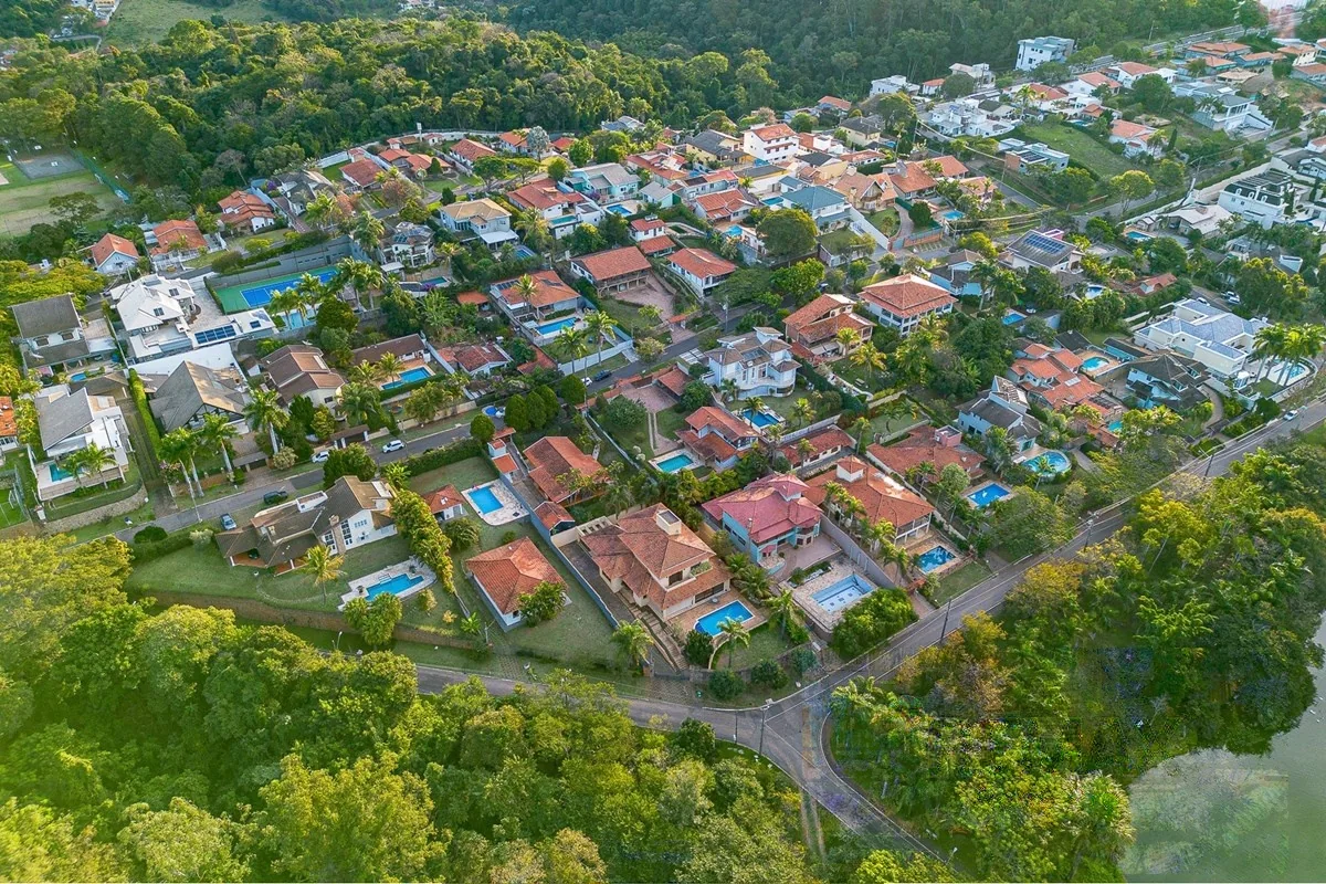 Vista aérea da vizinhança · Casa em condomínio com 3 suítes em Vinhedo