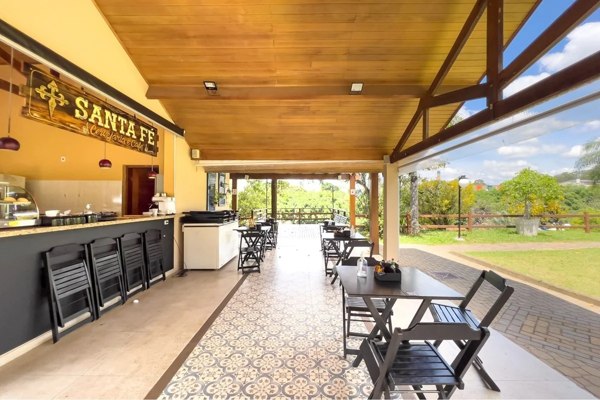 Restaurante e cafeteria do clube · Casa em condomínio com 3 suítes em Vinhedo