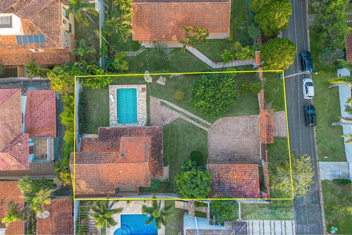 Vista aérea do lote demarcado · Casa em condomínio com 3 suítes em Vinhedo