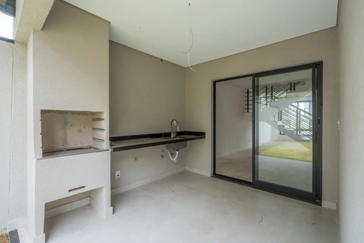  · Casa nova de 3 suítes em condomínio em Vinhedo