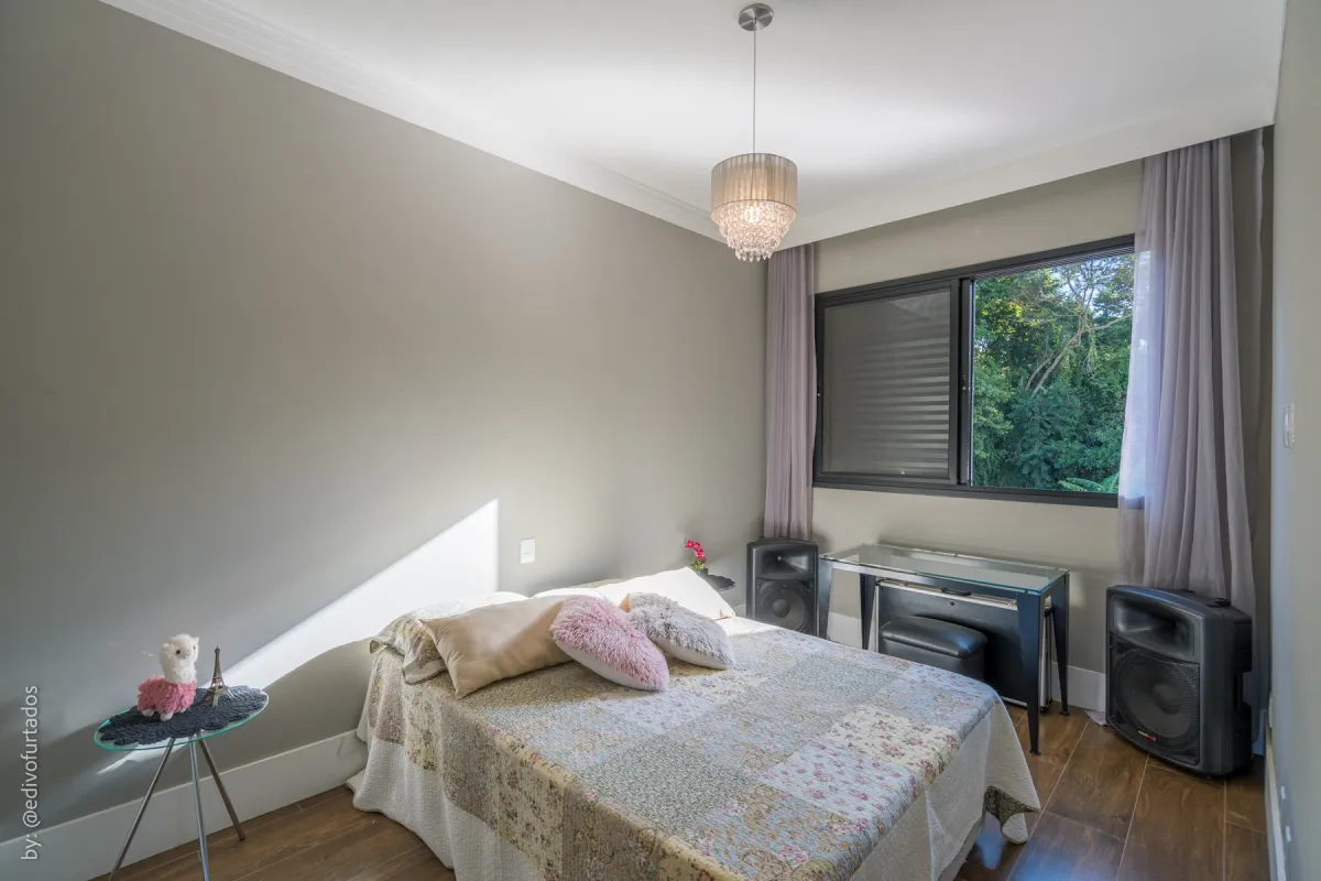 O mesmo dormitório, visto da porta · Casa com piscina, gourmet e quintal plano em Itupeva