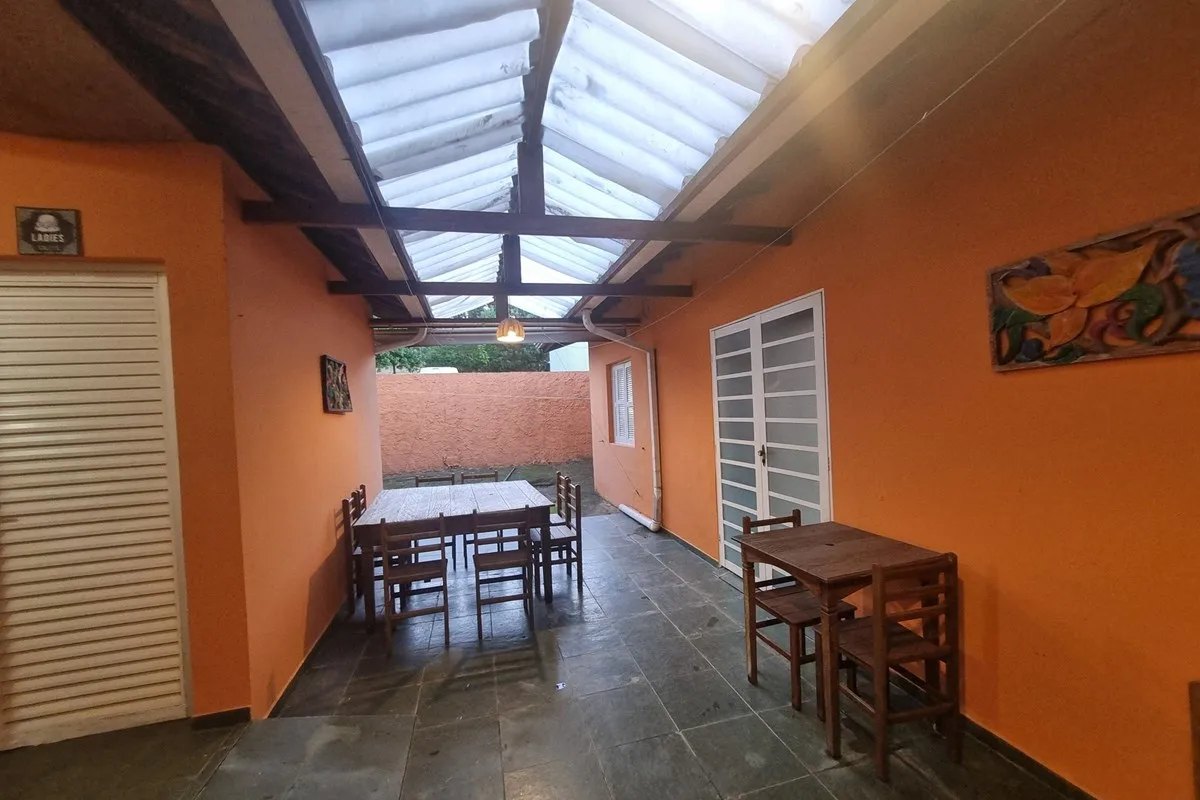 Área coberta com mesas, para receber · Chácara / Sítio / Fazenda - Venda - Vinhedo, São Paulo em Vinhedo